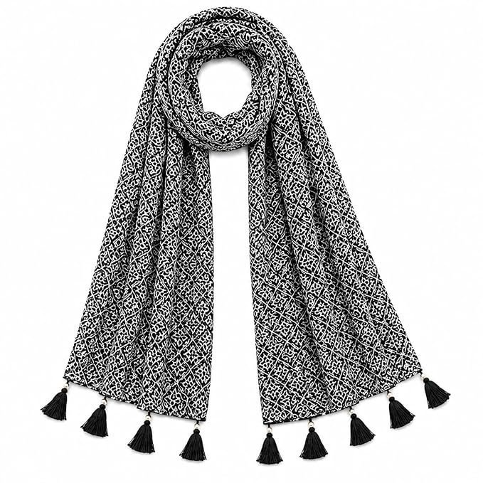 7111-nQyFuL._SX679_.jpg Black & White Geometric Print Scarf with Tassel Trim - Image 1